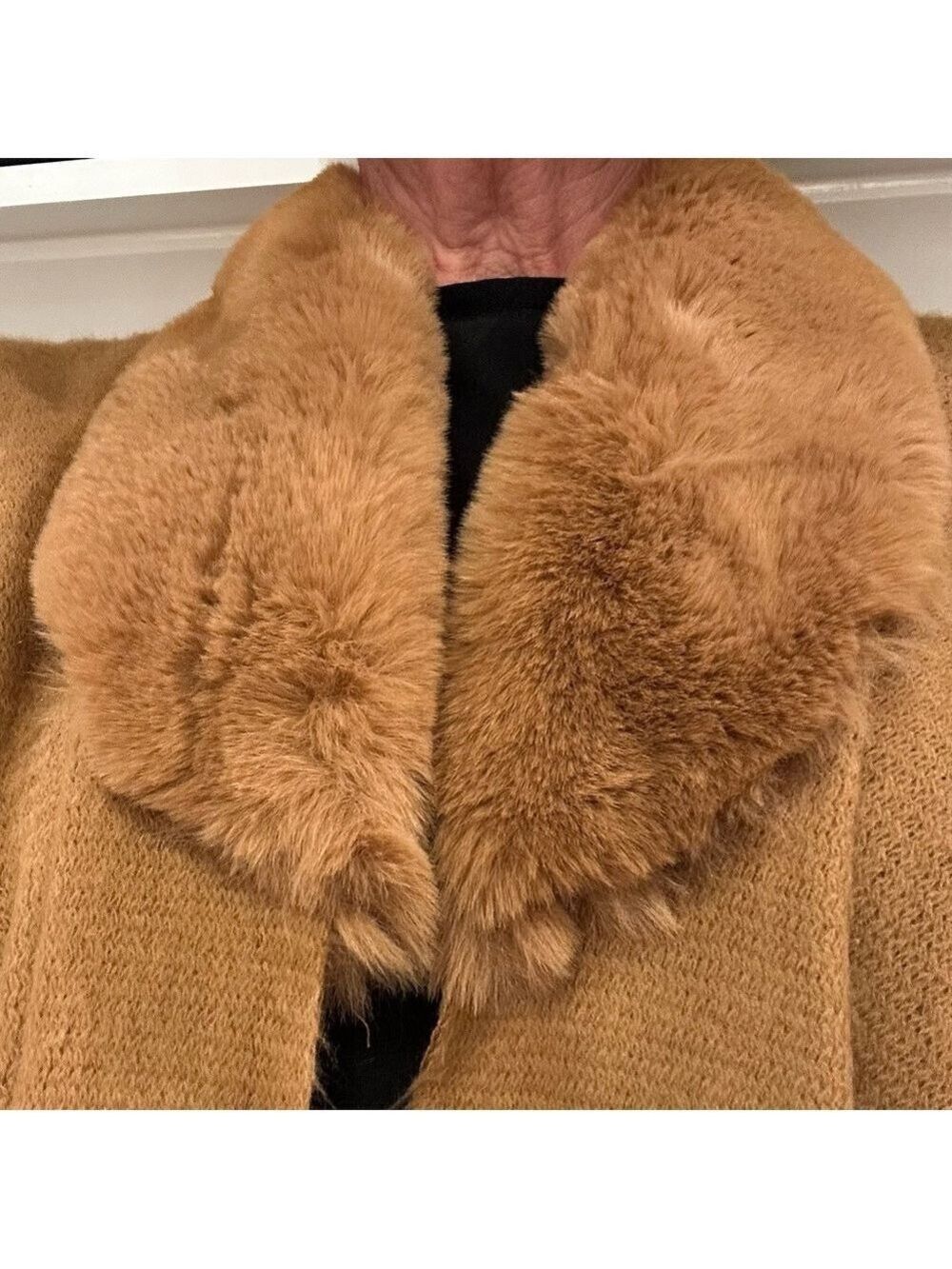 Vince Camuto Faux Fur Collar Camel color Cape/Poncho, 5” Fringe on Lower Hem - Picture 5 of 16